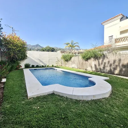 Sr Torremar Precioso Chale Con Jardin マルベーリャ